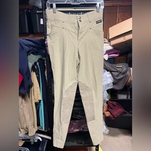 Kerrits ladies medium tan knee patch breeches